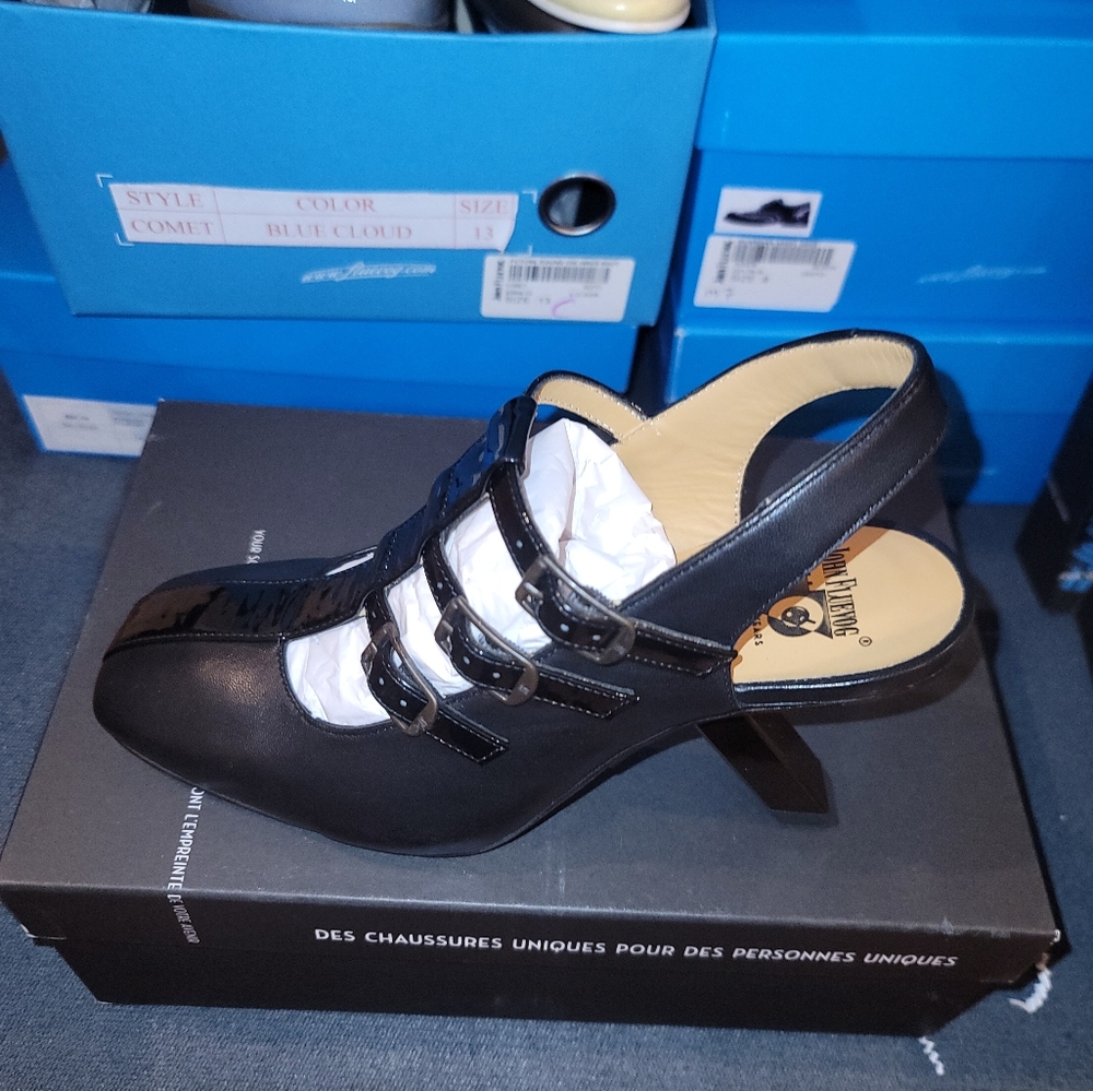 John Fluevog Black Estefan BNIB, Never Worn size 8 - Picture 3 of 6